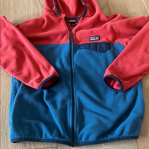 Patagonia Kids Red and Blue Hooded Jacket - Picture 4 of 5